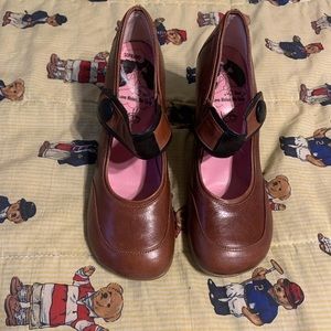 John Fluevog Brown Heels Elegant Design